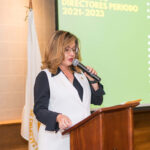 Foto 4, La saliente presidenta de ADESINC, Lucile Houellemont, presenta sus memorias.