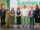 En el centro, la presidenta de Ecored, Dania Heredia; el ministro de Medio Ambiente, Armando Paíno Henríquez, y la representante del PNUD, Ana María Díaz de la Cebosa, junto a expositores del evento.